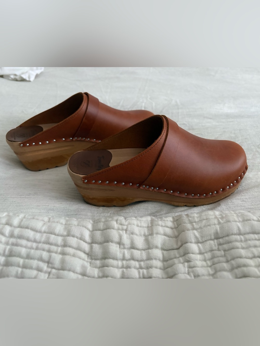 Women’s Troentorp Brown Leather Clogs